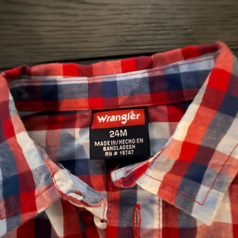 Lot of two infant boys Wrangler shirts 18-24 months like new - Picture 2 of 4